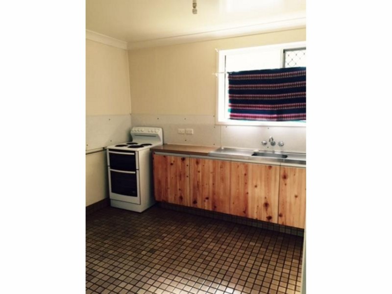 2 Price Avenue, Kawana QLD 4701